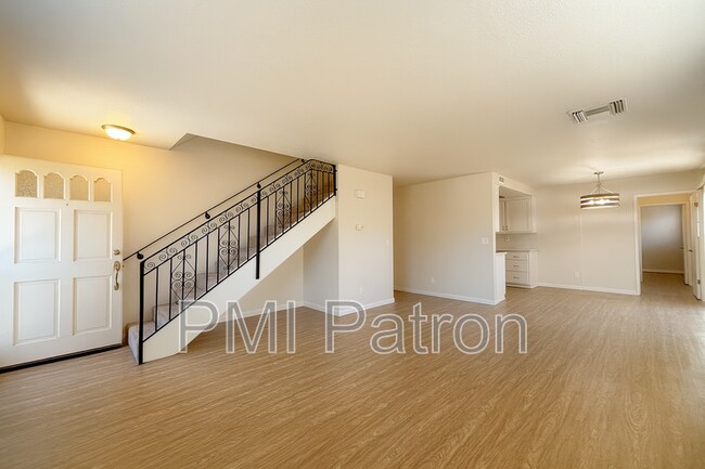 Foto del edificio - 10784 Pine St