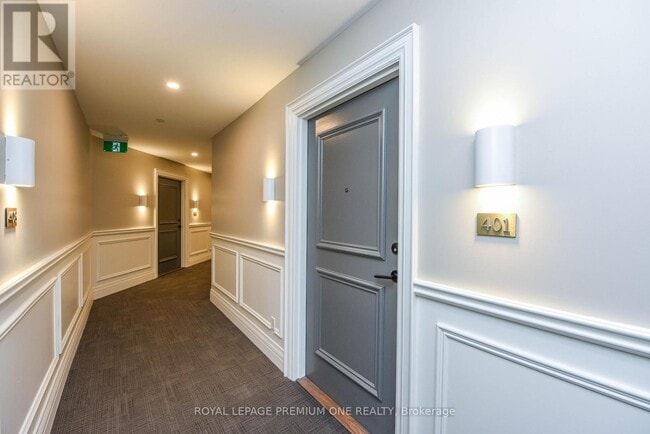 Building Photo - 571 Prince Edward Dr N
