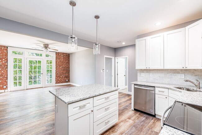 Building Photo - 4203 Juniata St