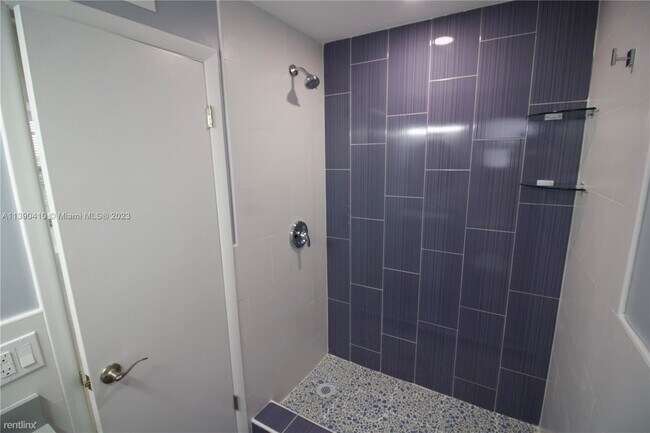 Building Photo - 1 br, 1 bath House - 8801 W Flagler St Apt...