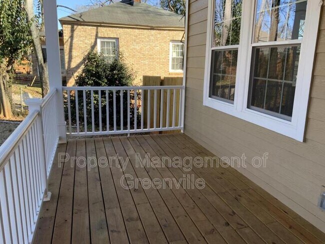 Photo - 108 9th St House