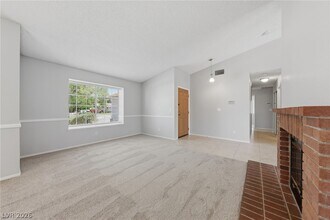 Building Photo - 735 Stonecliff Way