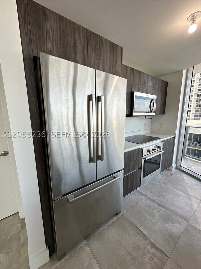 Foto del edificio - 488 NE 18th St