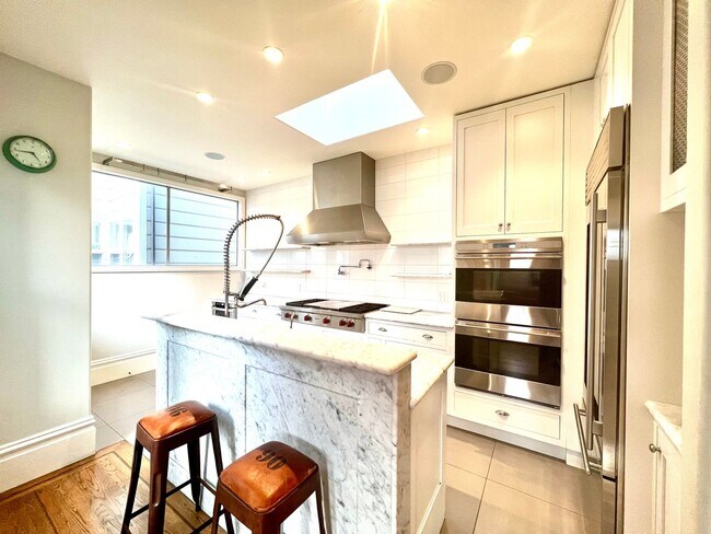 Foto del edificio - Welcome to North Beach! Premier 1 bed/ 2 B...