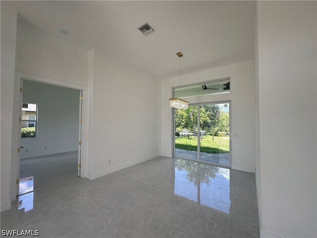 Foto del edificio - 2220 SE 18th Ave