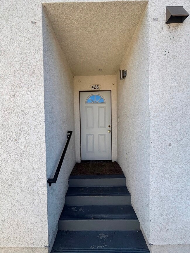 Building Photo - 428 W 75th St