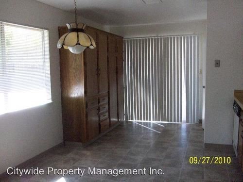 Building Photo - 3 br, 2 bath House - 5413 PEPPER TREE LN,