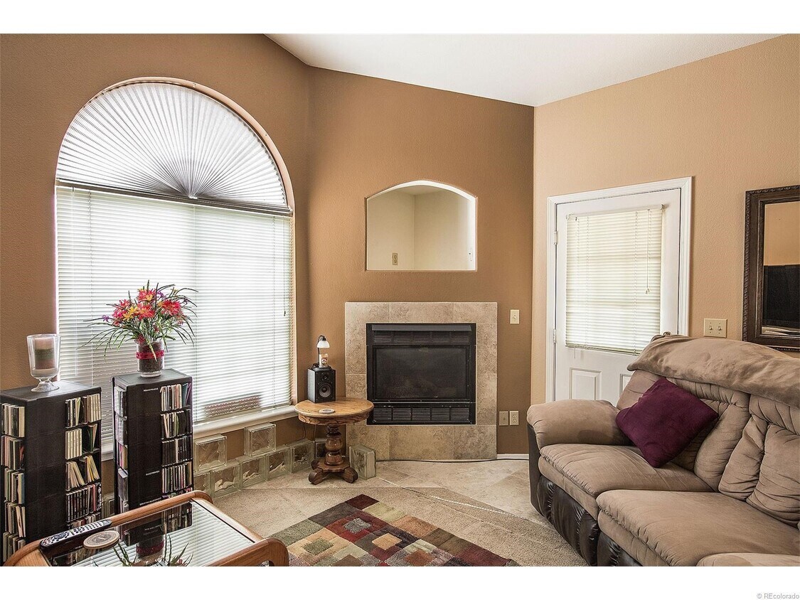 8693 E Dry Creek Rd Unit 928, Centennial, CO 80112 Condo for Rent in