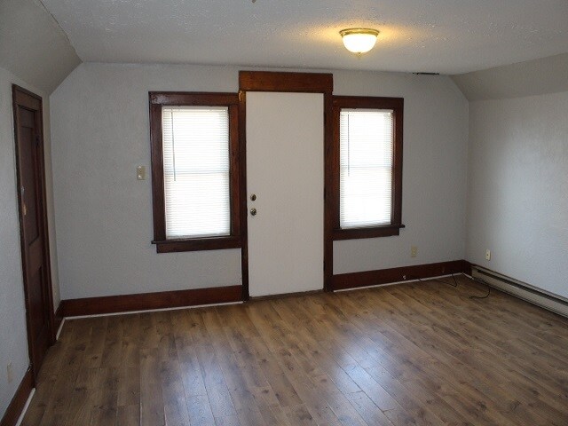 Foto del edificio - 5561 Paw Paw Lake Rd