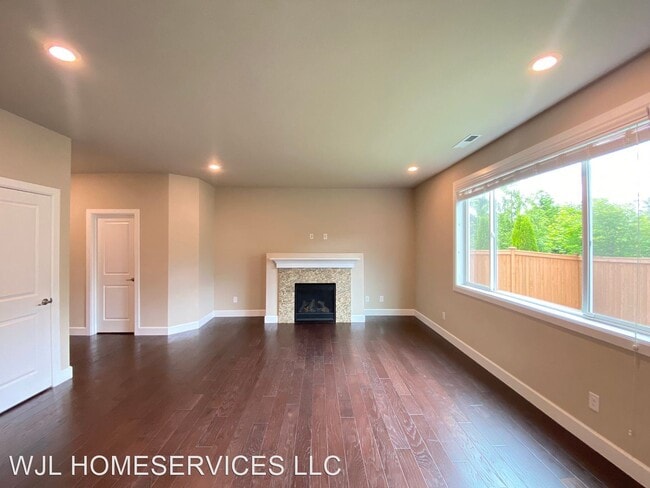 Building Photo - 4 br, 2.5 bath House - 3907 174th PL SE