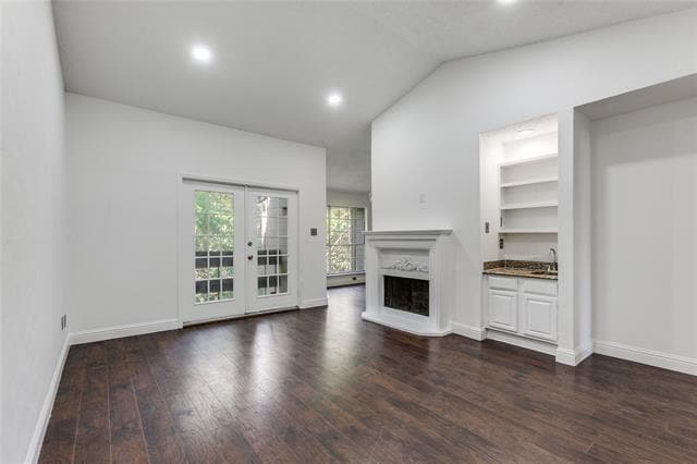 Foto del edificio - 9801 Royal Ln