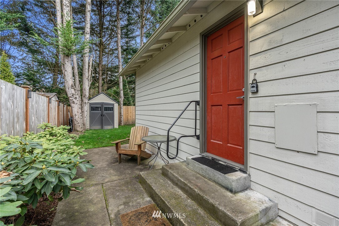 Primary Photo - 12442 98th Ave NE