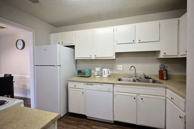 Foto del edificio - 50 Northtown Dr