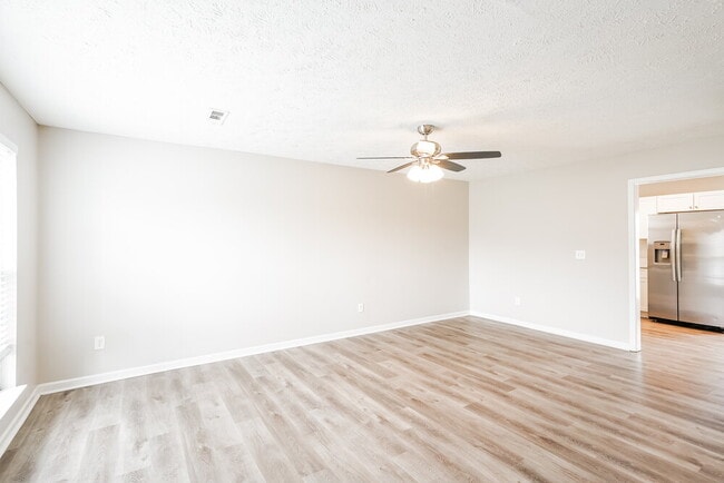 Foto del edificio - 4006 Deer Run Trce