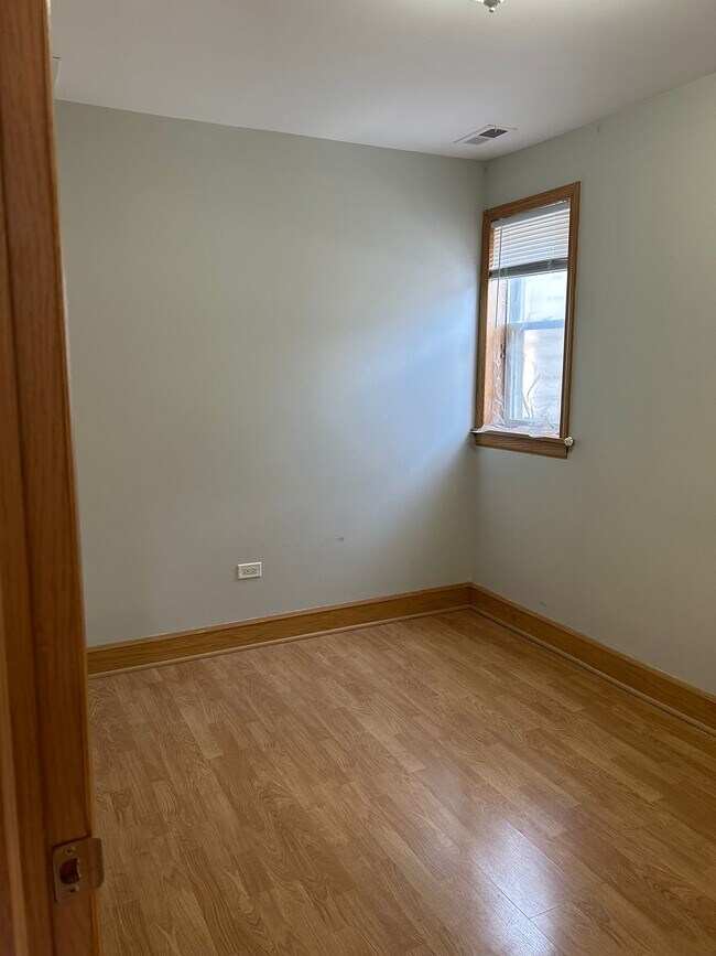 Bedroom #1 - 918 N Mozart St