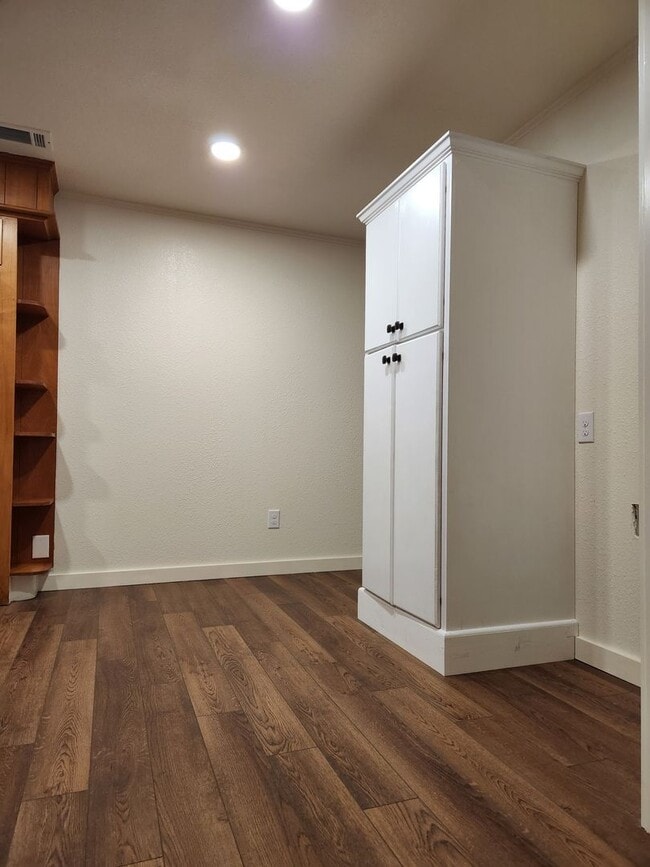 Foto del edificio - 1827 S Fredonia St