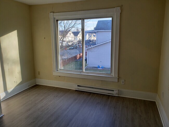 Bedroom 2 - 335 S Kentucky Ave