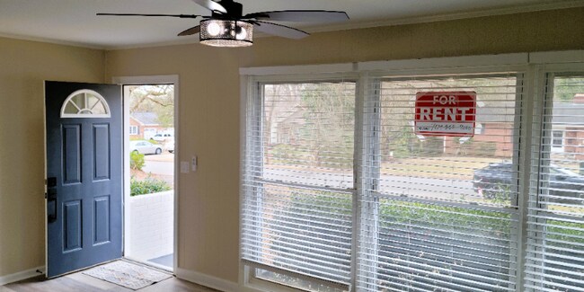 Foto del edificio - 1542 E Perry St