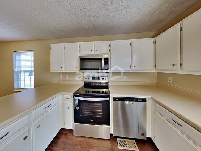 Foto del edificio - 2825 Islington Dr