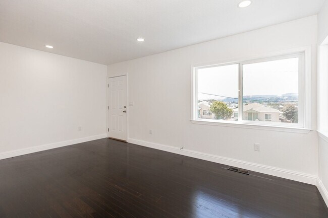 Foto del edificio - 860-862 Grand Ave