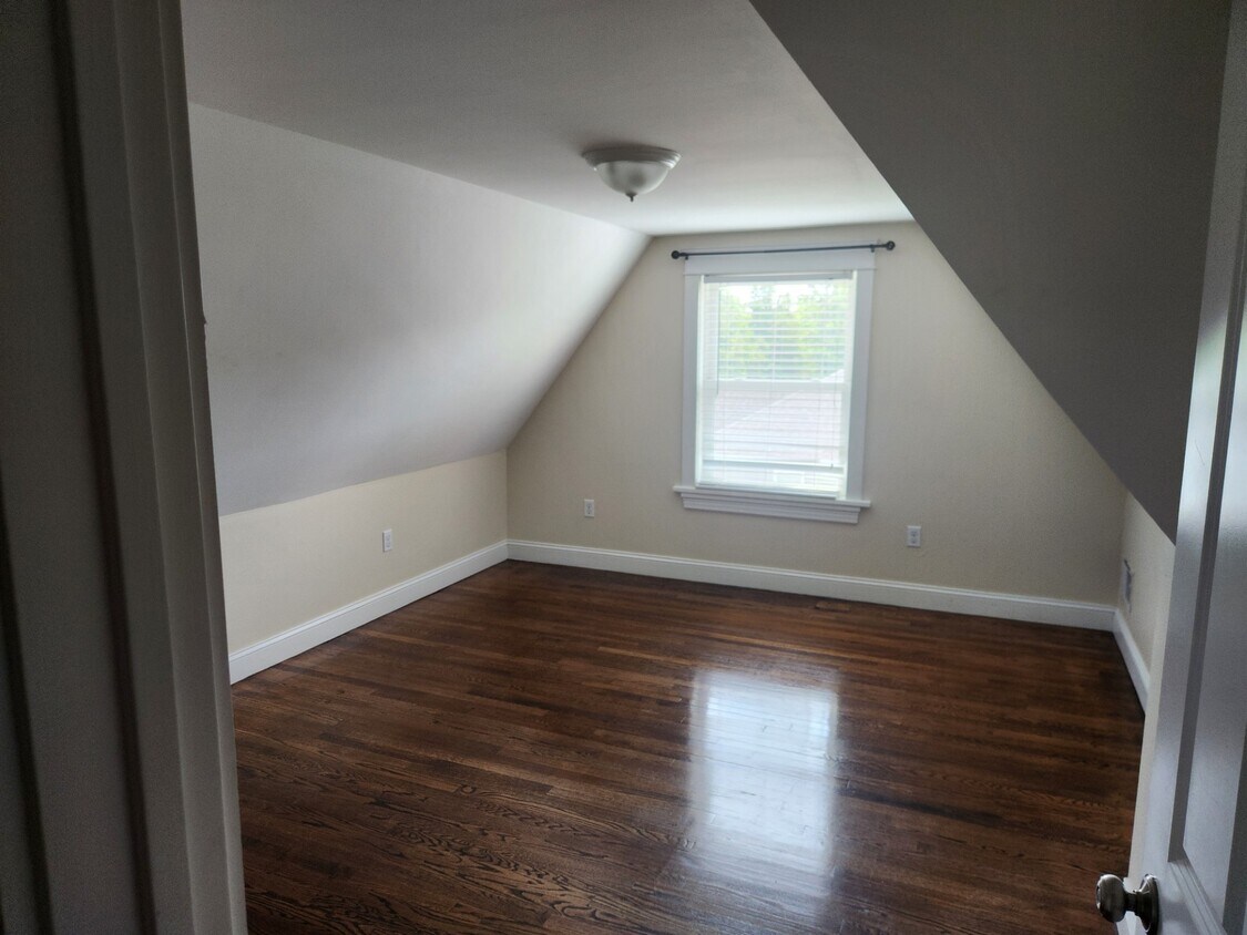 Primary Photo - 219 Metacom Ave