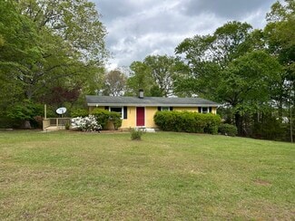 Front yard - 486 Wilmouth Rd