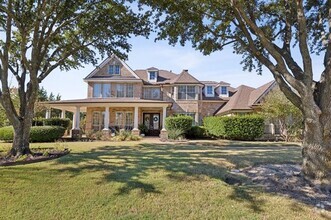 Building Photo - 5801 Hathaway Dr