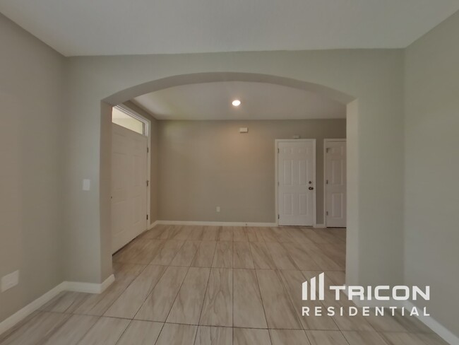 Foto del edificio - 5597 Raymond Way