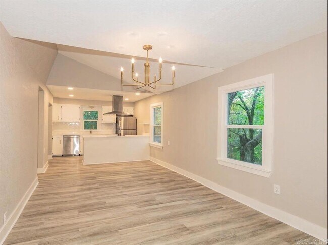 Building Photo - 107 N Summit St