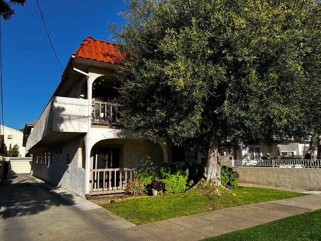 Building Photo - 718 N Guadalupe Ave
