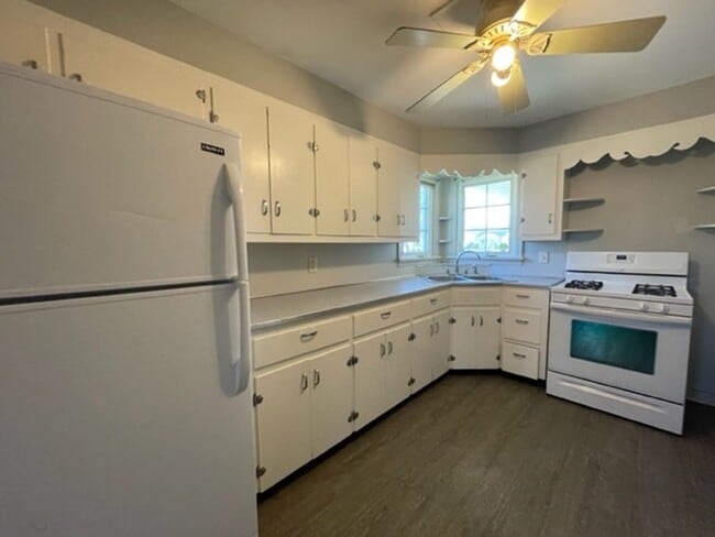 Building Photo - Ranch with Newer Roof & Central AC