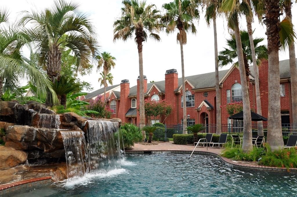Foto principal - 2352 Bering Dr