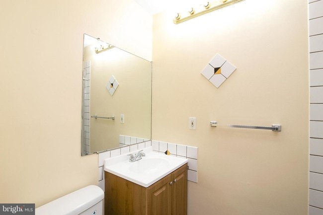 Building Photo - 401 Bromley Estate