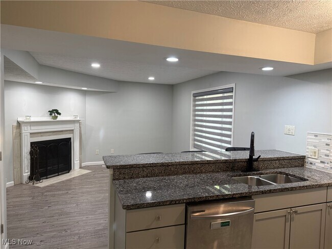 Foto del edificio - 8297 Quail Point Ln