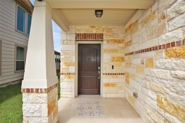 Building Photo - 14012 Hedera Dr