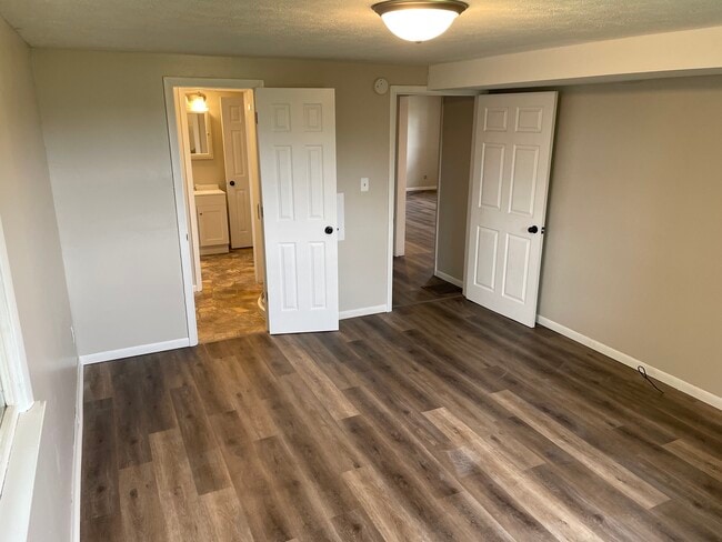 Bedroom with master suite - 1902 E Rosemont Dr