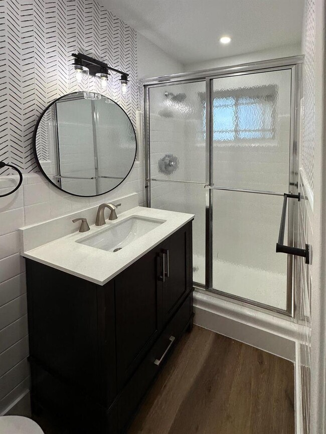 Foto del edificio - 2710 NE 48th Ct