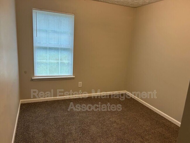 Building Photo - 1768 Carrington Dr