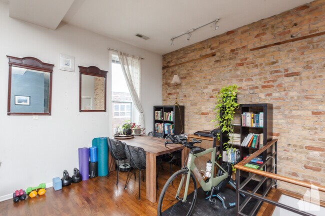 Foto del edificio - 2209 W Race Ave