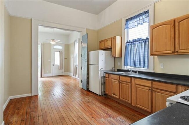 Building Photo - 312-314SClark