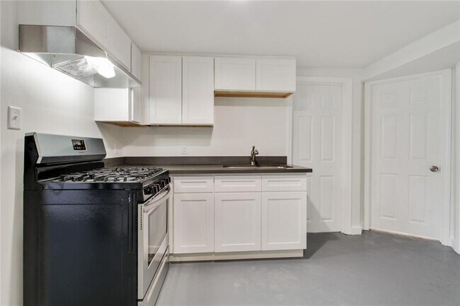 Building Photo - 2030 S Salcedo St