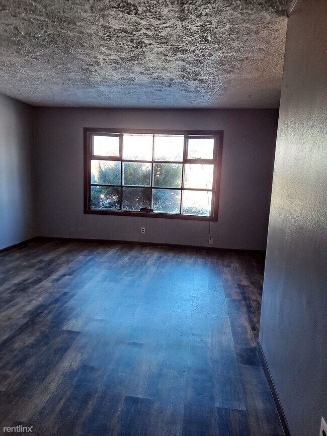 Building Photo - 3 br, 2 bath House - 4014 Hoover Ave