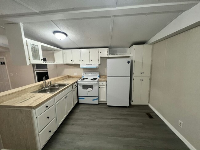 Foto del edificio - 71A Tower Manor Cir E