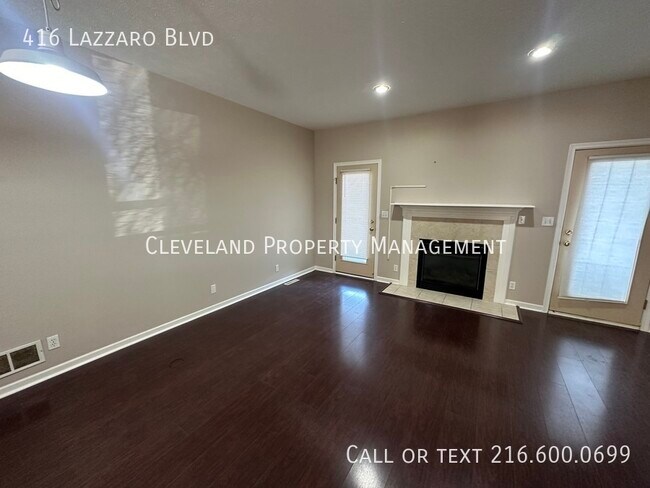 Foto del edificio - 416 Lazzaro Blvd