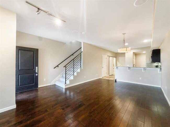 Building Photo - 2208 Kavanaugh Blvd