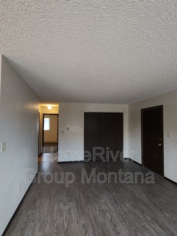 Foto del edificio - 913 Pattee Creek Dr