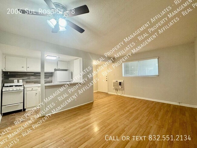 Building Photo - 2006 Sul Ross St