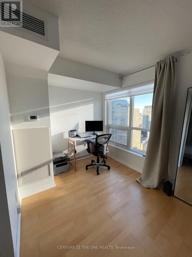 Photo du bâtiment - 18 Yonge St