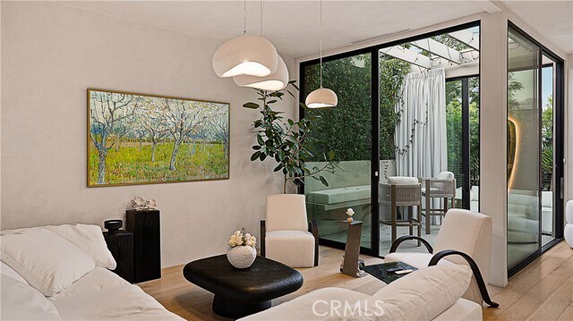 Foto del edificio - 8840 Ashcroft Ave