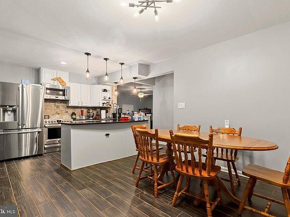 Foto del edificio - 8313 Rolling Rd